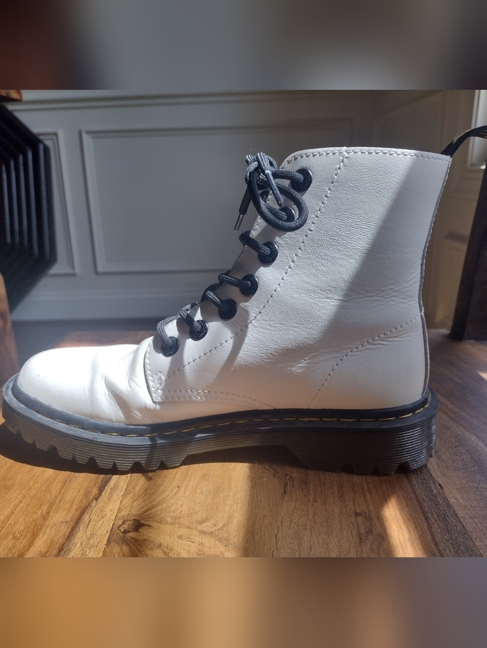 Dr. Martens White Boots Size 7 - Picture 6 of 14